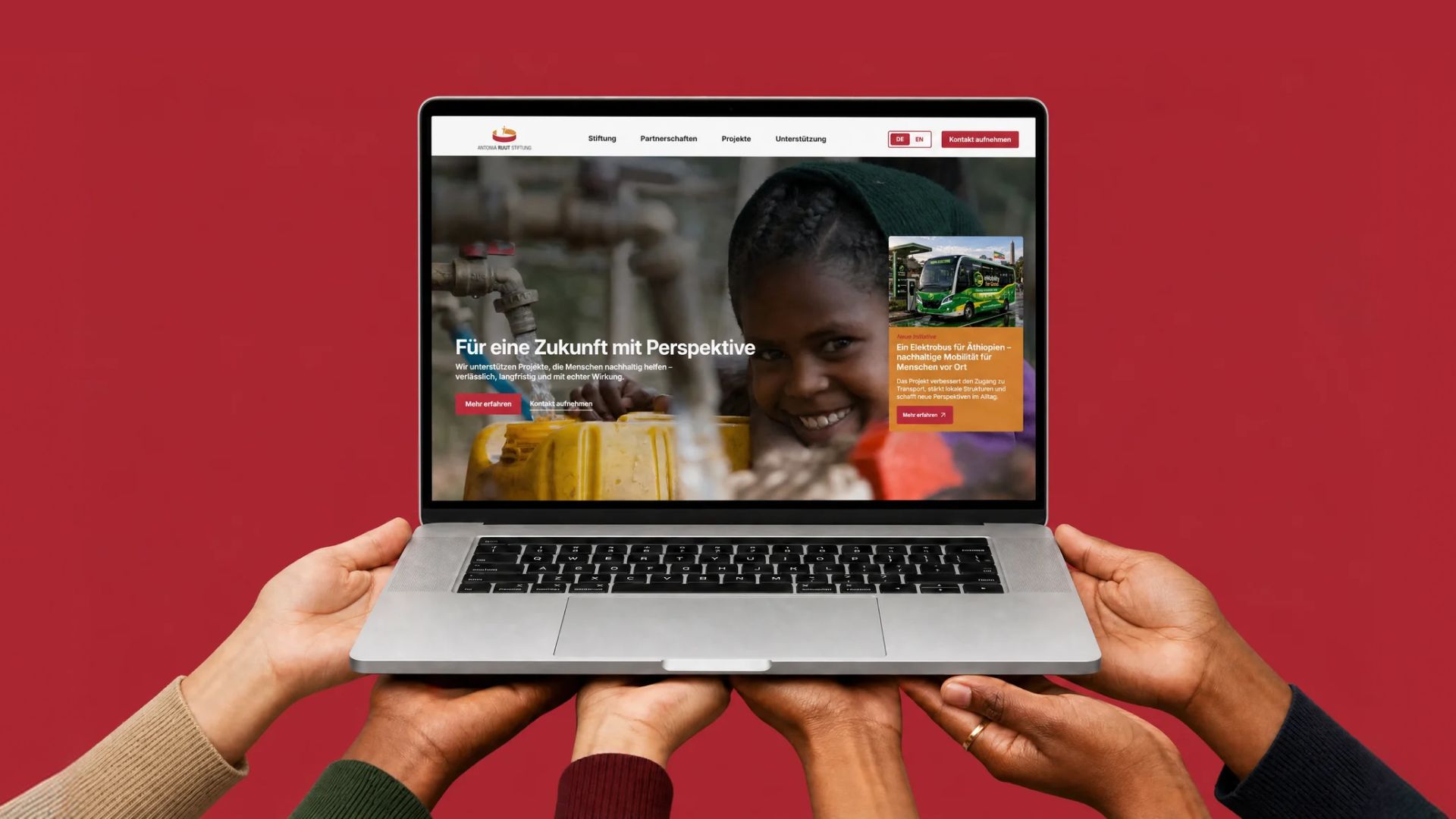Laptop mit Website-Vorschau